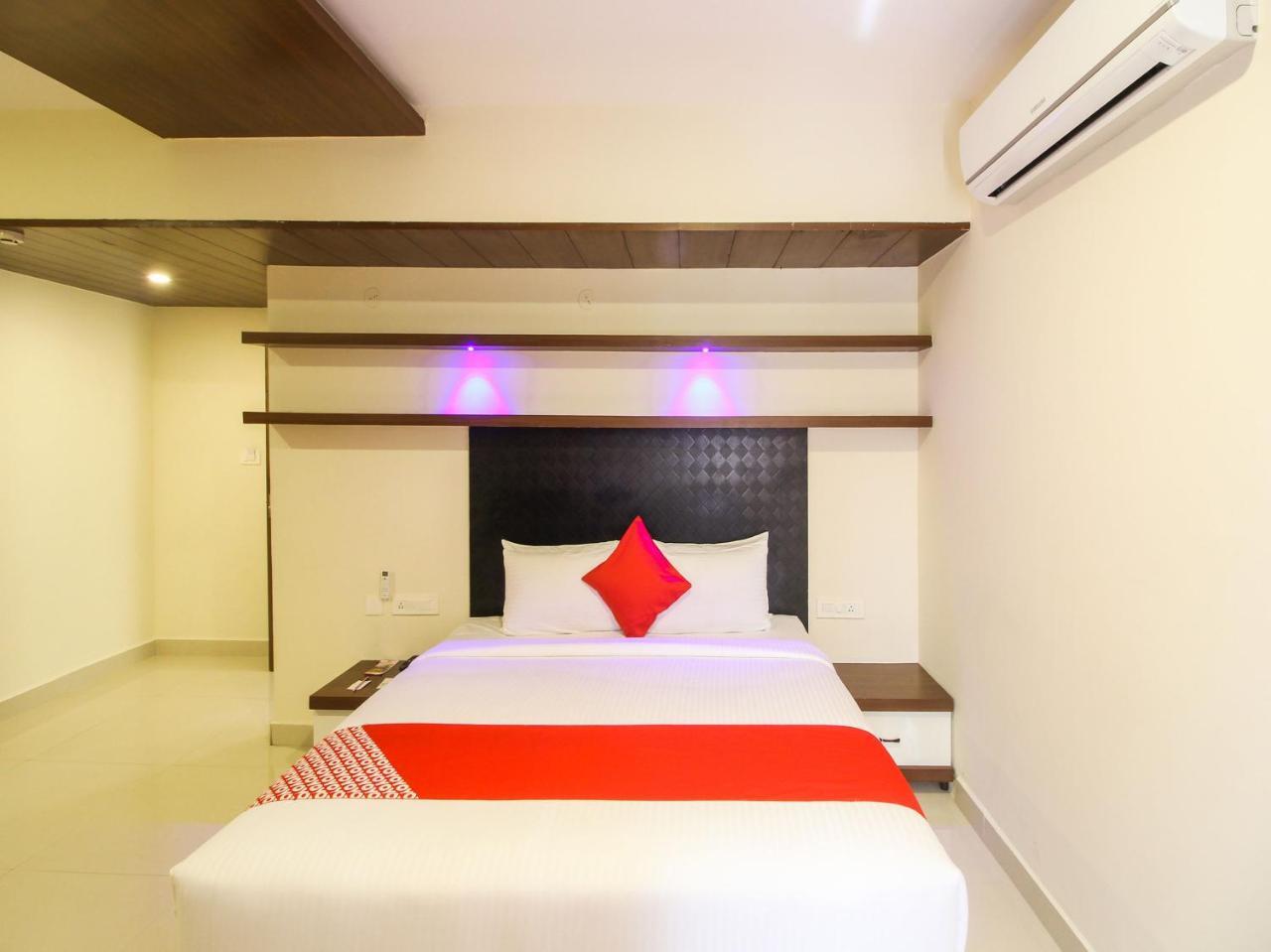Rio Meridian Hotel Mysore Exterior photo